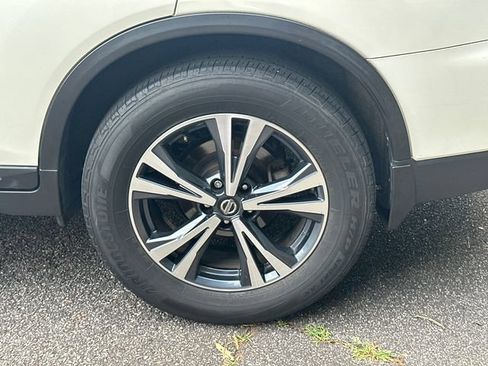 Used 2018 Nissan Rogue SL FWD image 20