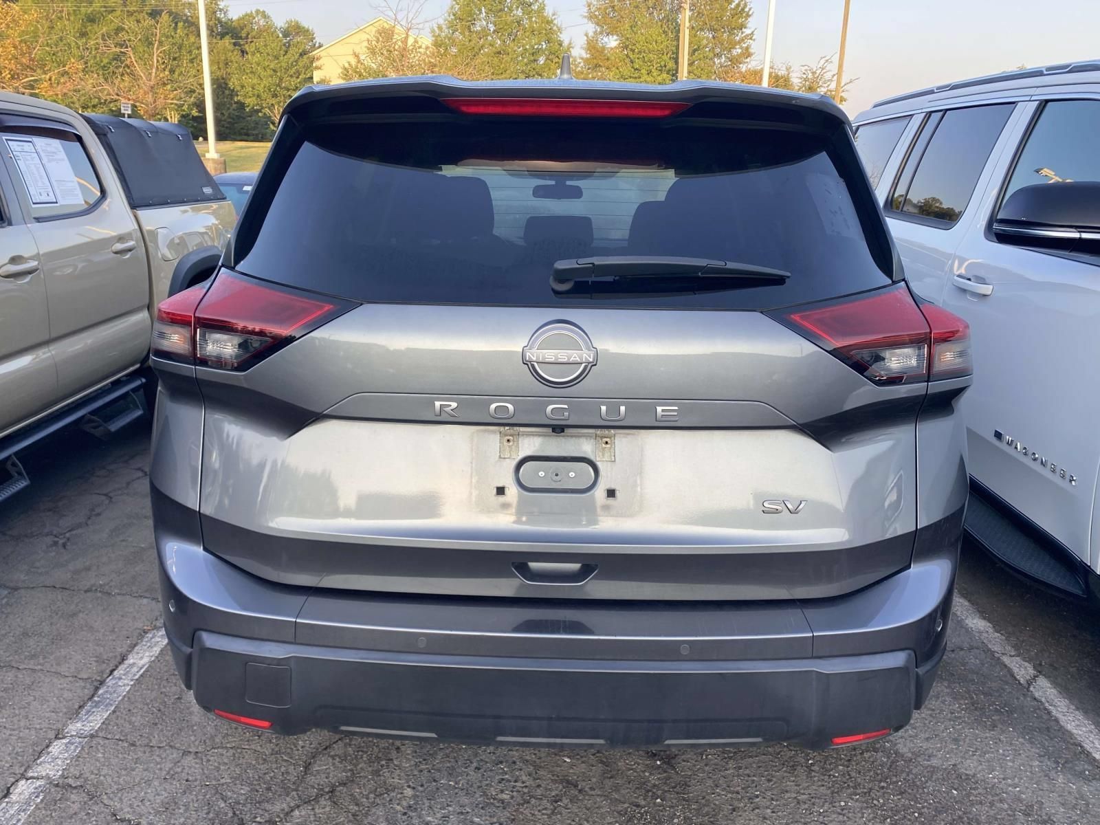 Used 2024 Nissan Rogue SV FWD image 7