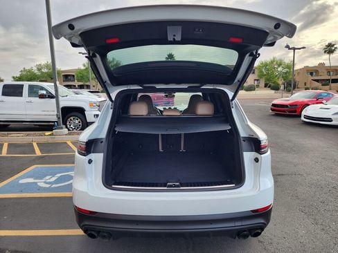 Used 2022 Porsche Cayenne Platinum Edition AWD/4WD image 12