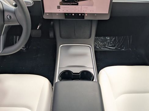 Used 2023 Tesla Model Y Long Range image 6