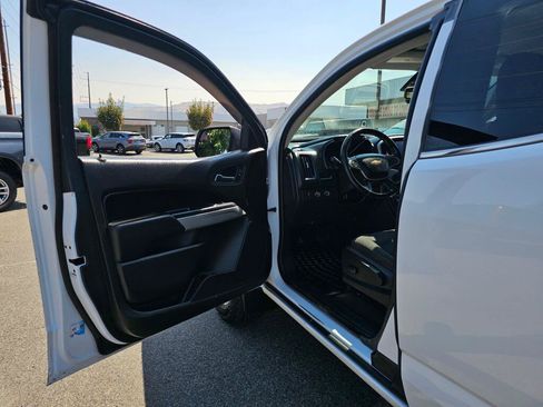 Used 2015 Chevrolet Colorado LT AWD/4WD image 20