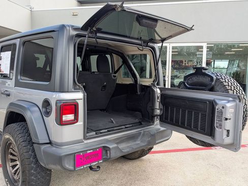 Used 2020 Jeep Wrangler Unlimited Sport S image 23