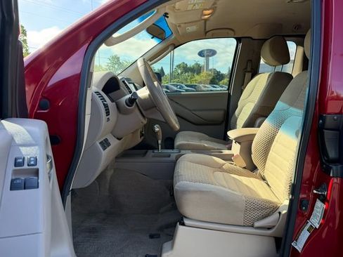 Used 2009 Nissan Frontier SE w/ SE Value Truck Pkg AWD/4WD image 15