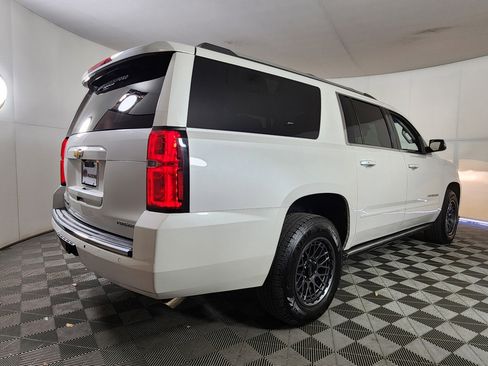 Used 2019 Chevrolet Suburban Premier w/ Premier Plus Edition AWD/4WD image 7