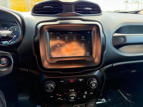 Used 2019 Jeep Renegade Limited image 20