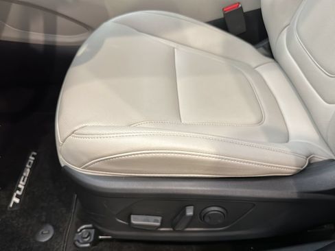 Used 2025 Hyundai Tucson SEL AWD/4WD image 12