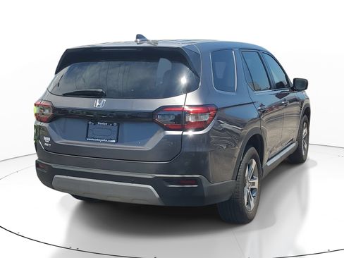 Used 2025 Honda Pilot EX-L image 6