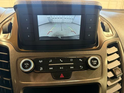 Used 2022 Ford Transit Connect XL image 17