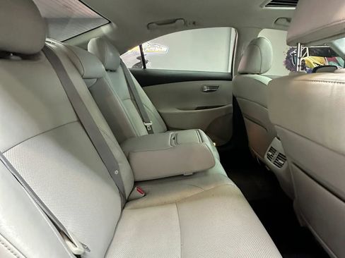 Used 2011 Lexus ES 350 image 24
