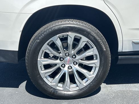 Used 2024 GMC Yukon Denali AWD/4WD image 34