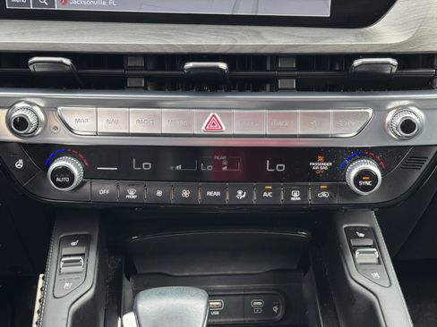 Used 2025 Kia Telluride SX Prestige X-Line AWD/4WD image 11