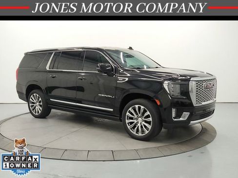 Used 2022 GMC Yukon XL Denali RWD image 1
