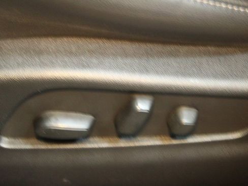 Used 2023 Cadillac XT4 Premium Luxury image 21