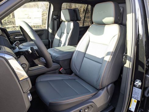 New 2026 GMC Yukon AT4 w/ AT4 Premium Plus Package image 12