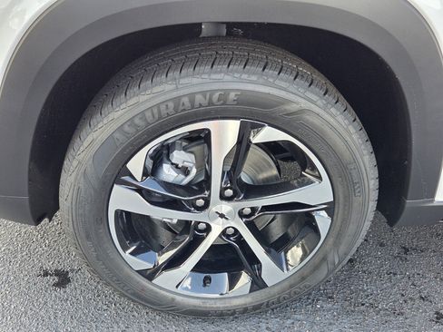 New 2026 Chevrolet Trax RS w/ Sunroof Package FWD image 4