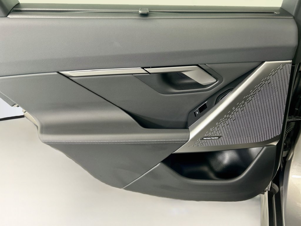 Certified 2026 BMW 540i xDrive AWD/4WD image 25
