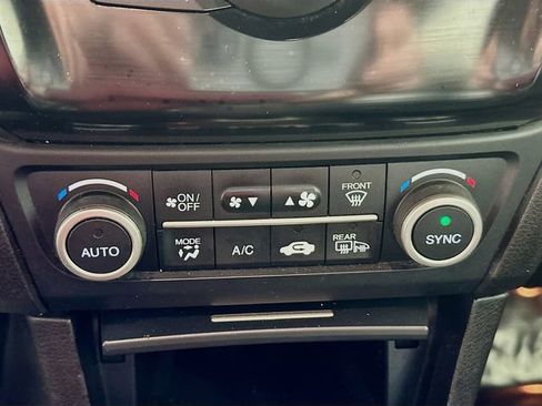 Used 2018 Acura ILX image 19