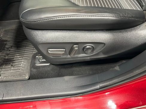 Used 2021 Toyota Highlander XSE AWD/4WD image 11