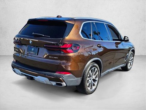 Used 2025 BMW X5 xDrive40i w/ Parking Assistance Package AWD/4WD image 4