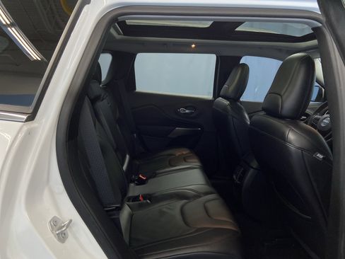 Certified 2019 Jeep Cherokee Limited image 39