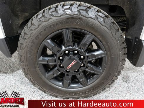 Used 2024 GMC Sierra 2500 AT4 w/ AT4 Premium Plus Package image 10