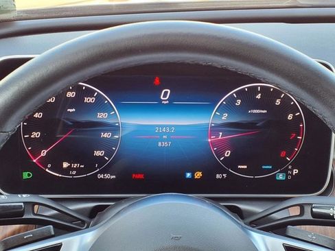 Used 2025 Mercedes-Benz C 300 4MATIC Sedan image 11