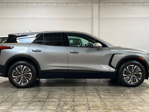 Used 2026 Chevrolet Blazer EV LT FWD image 3