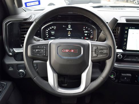 Used 2025 GMC Sierra 1500 SLT image 8