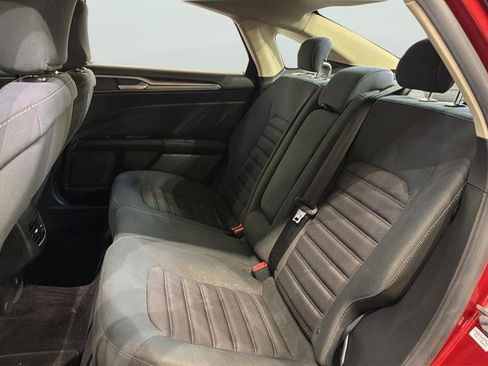 Used 2017 Ford Fusion SE w/ Fusion SE Technology Package image 33