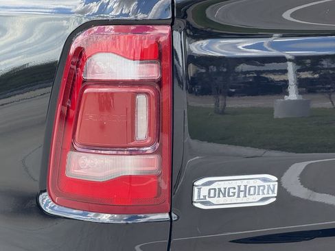 Used 2022 RAM 1500 Limited w/ Body Color Bumper Group AWD/4WD image 8