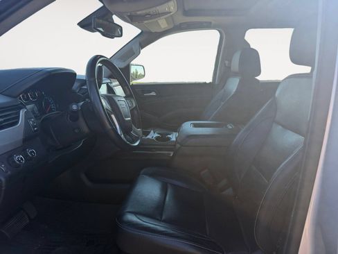Used 2019 GMC Yukon XL SLT w/ Open Road Package AWD/4WD image 9