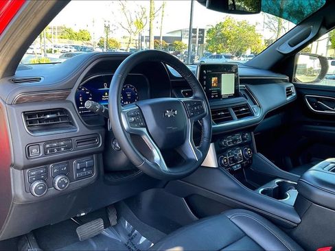 Used 2024 Chevrolet Tahoe Z71 w/ Luxury Package AWD/4WD image 16