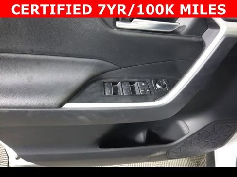 Used 2025 Toyota RAV4 XLE AWD/4WD image 25