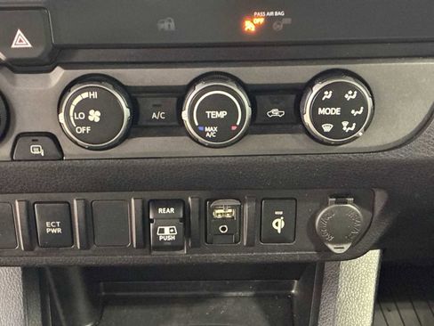 Used 2019 Toyota Tacoma TRD Off-Road image 16