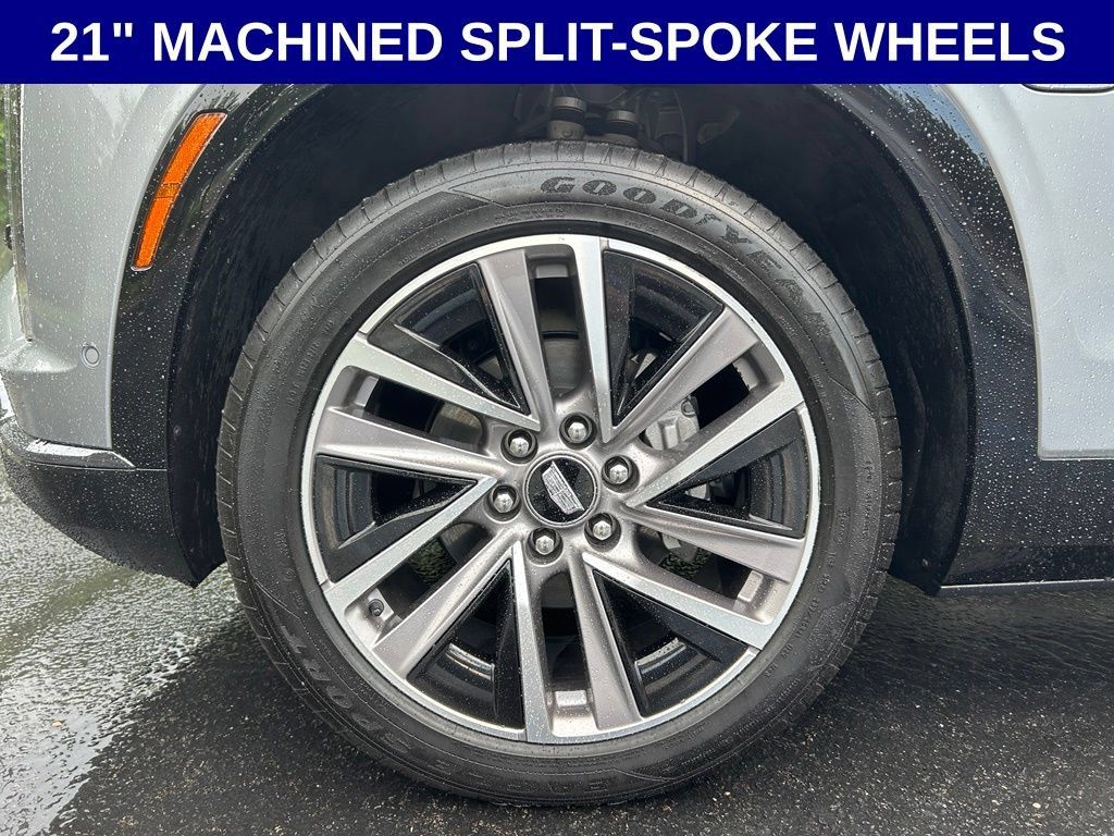 Used 2026 Cadillac Vistiq Sport AWD/4WD image 11