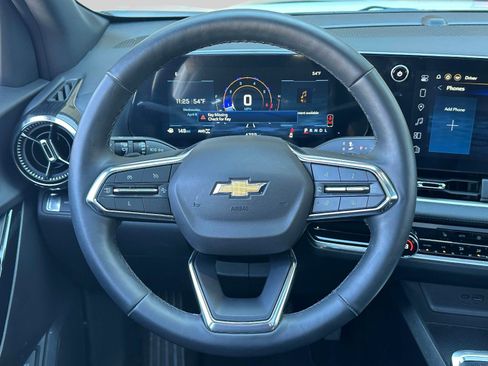 Used 2025 Chevrolet Equinox LT w/ Convenience Package II image 13