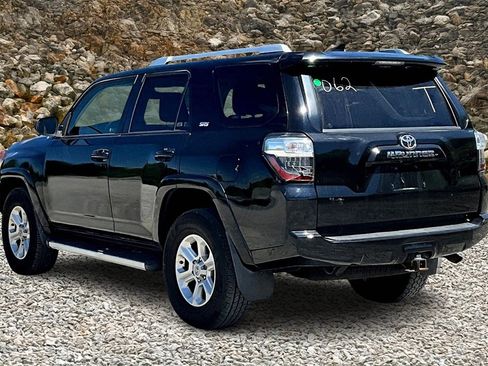 Used 2016 Toyota 4Runner SR5 image 12