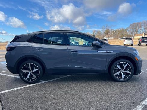 Used 2023 Volkswagen ID.4 Pro S Plus image 8