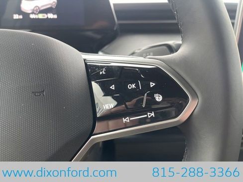 New 2025 Volkswagen ID. Buzz Pro S RWD image 15