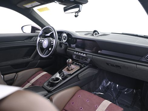 Used 2022 Porsche 911 GT3 image 18