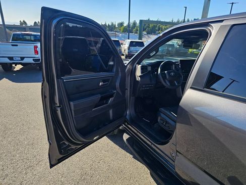 Used 2026 Toyota Tundra Limited AWD/4WD image 21