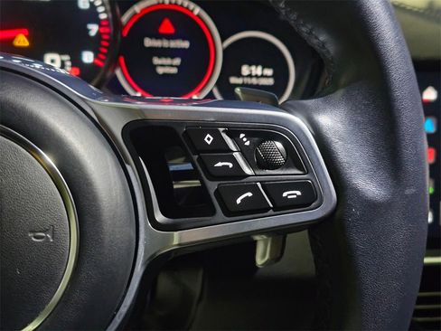 Used 2022 Porsche Cayenne image 27