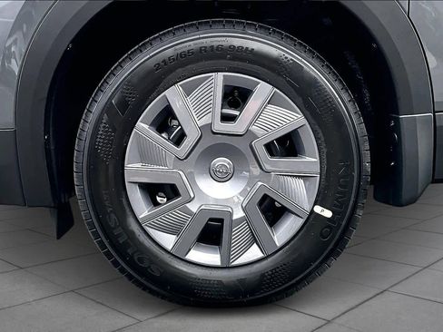 New 2026 Nissan Kicks S image 11