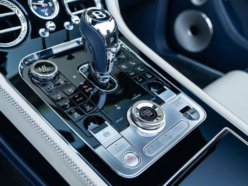 Used 2022 Bentley Continental GT image 47