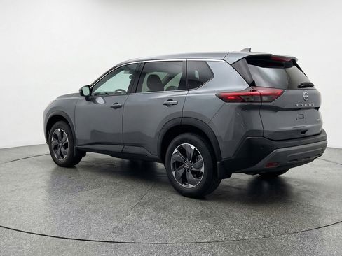 Used 2025 Nissan Rogue SV image 6