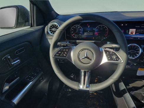 Used 2026 Mercedes-Benz GLA 250 image 12