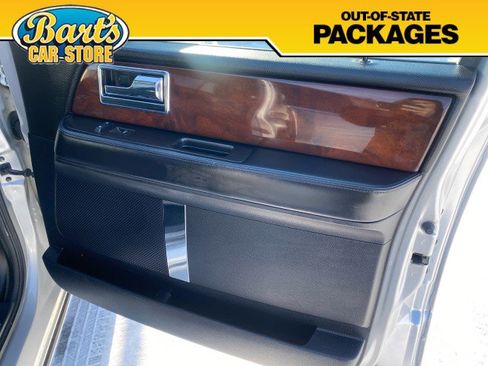 Used 2017 Lincoln Navigator Select image 15