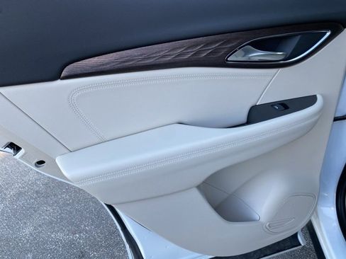 Used 2023 Buick Envision Avenir image 35