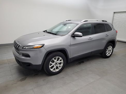 Used 2016 Jeep Cherokee Latitude w/ Cold Weather Group image 2