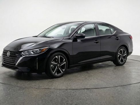 Used 2025 Nissan Sentra SV FWD image 3